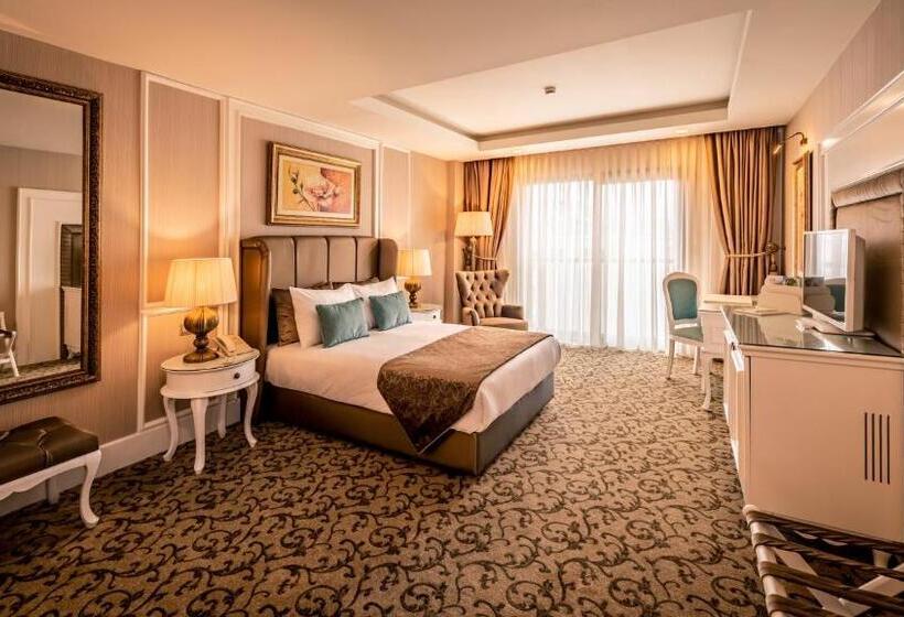 اتاق لوکس با چشم‌انداز دریا, Dome Hotel & Casino At Central Kyrenia