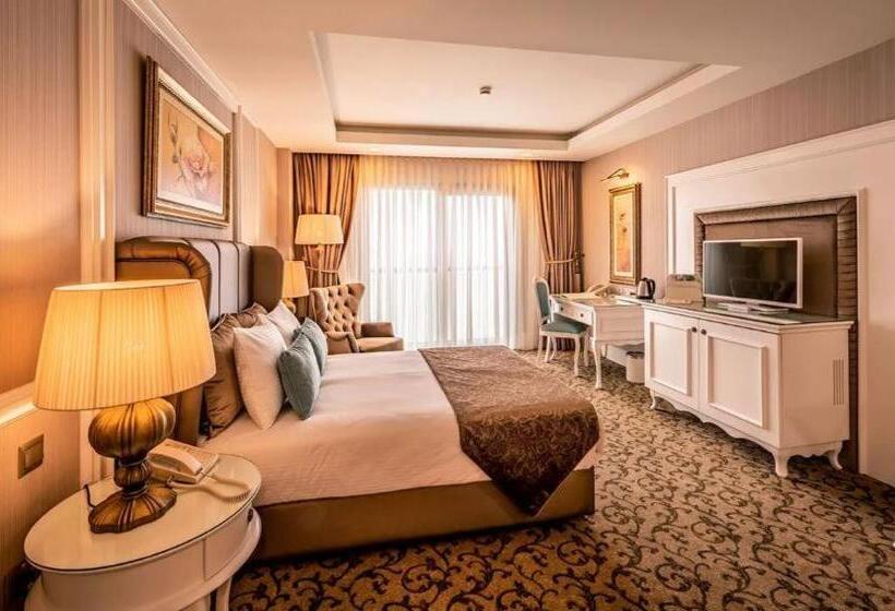 اتاق لوکس با چشم‌انداز دریا, Dome Hotel & Casino At Central Kyrenia