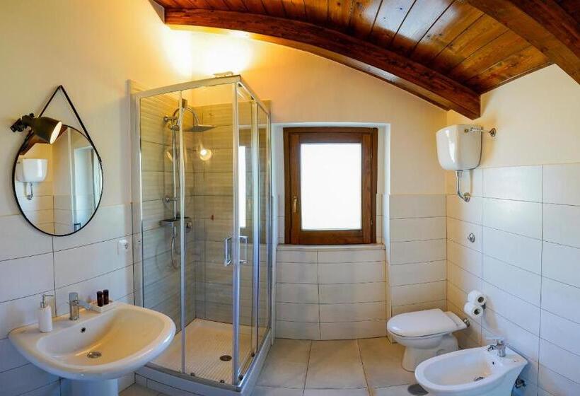اتاق راحتی سه تخته, Cascina San Michele