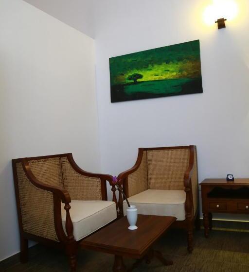 اتاق لوکس, Laluna Eco Resort Pvt Ltd