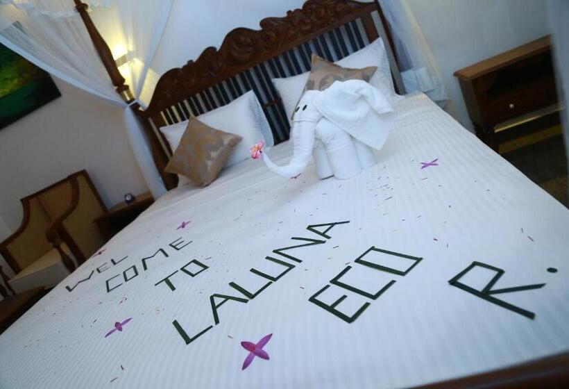 اتاق لوکس, Laluna Eco Resort Pvt Ltd