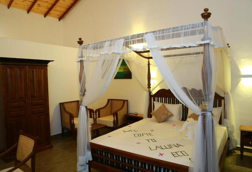اتاق لوکس, Laluna Eco Resort Pvt Ltd