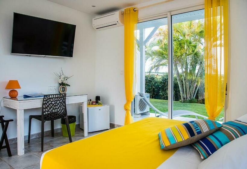 اتاق لوکس, Hôtel La Christophine