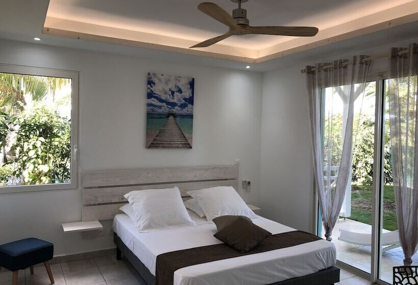 اتاق لوکس, Hôtel La Christophine