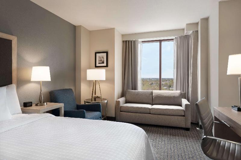 اتاق استاندارد با تخت بزرگ برای معلولان, Staybridge Suites By Holiday Inn Montgomery  Downtown