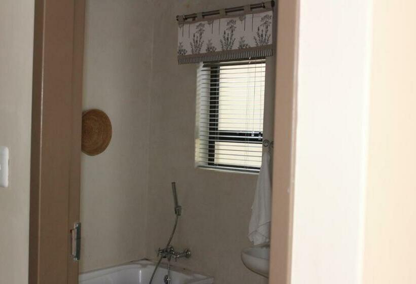 اتاق استاندارد, Mosate Guest House