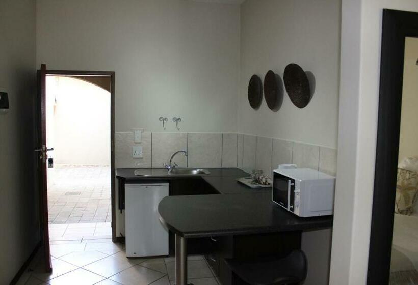اتاق خانوادگی, Mosate Guest House