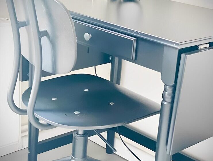 اتاق استاندارد سه تخته با سرویس بهداشتی مشترک, Check In Hamburg