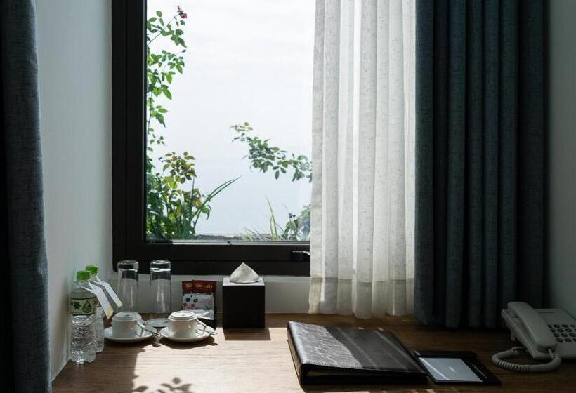 سوییت جونیور با چشم‌انداز دریا, Joy Trip Hotel & Spa Nha Trang
