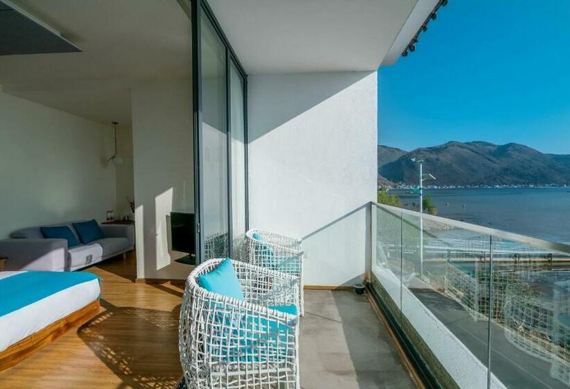 اتاق استاندارد با بالکن و چشم‌انداز دریا, Dali Erhai Baishe Seaview Inn