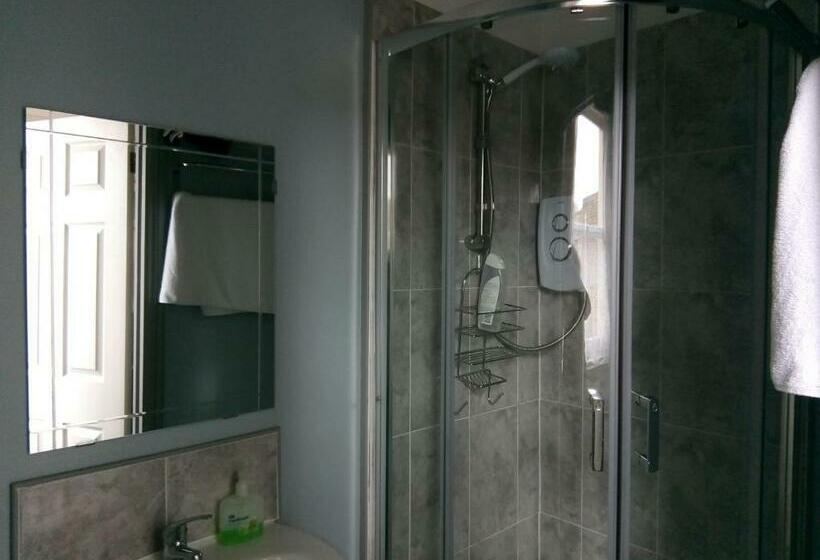 اتاق استاندارد یک نفره, Rosslyn Court