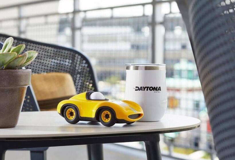 سوئیت اجرایی با تخت کینگ, The Daytona, Autograph Collection