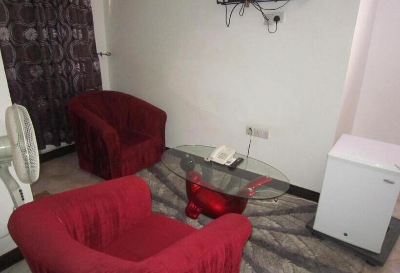 اتاق لوکس, Jakicha Motel
