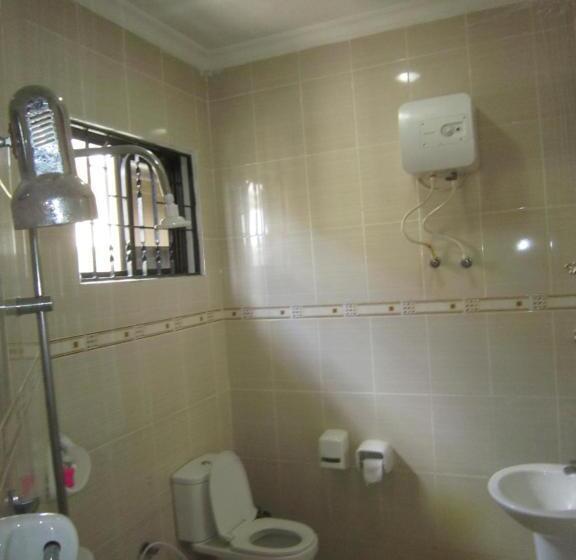 بانگلوی لوکس, Jakicha Motel