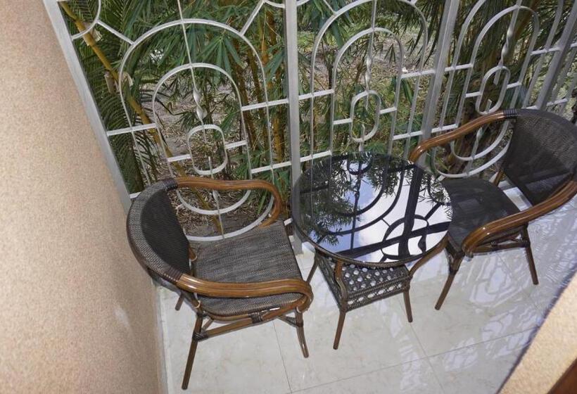 اتاق لوکس با بالکن, Jakicha Motel