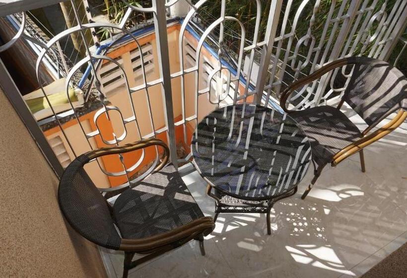 اتاق لوکس با بالکن, Jakicha Motel