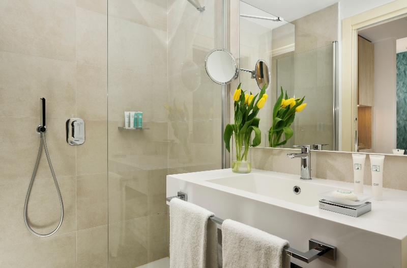 سوییت جونیور با چشم‌انداز دریا, The Sense Experience Resort