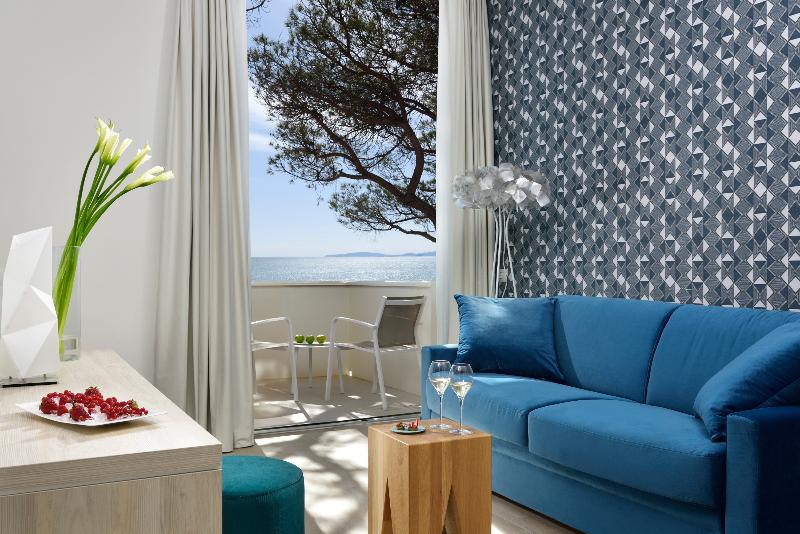 سوئیت اجرایی با چشم‌انداز دریا, The Sense Experience Resort