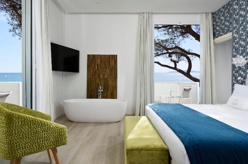 سوئیت اجرایی با چشم‌انداز دریا, The Sense Experience Resort