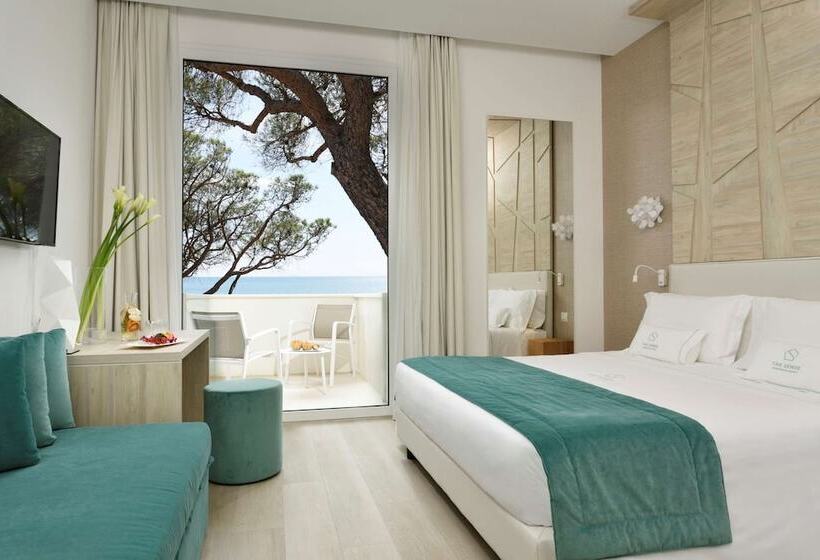اتاق سوپریور با چشم‌انداز دریا, The Sense Experience Resort