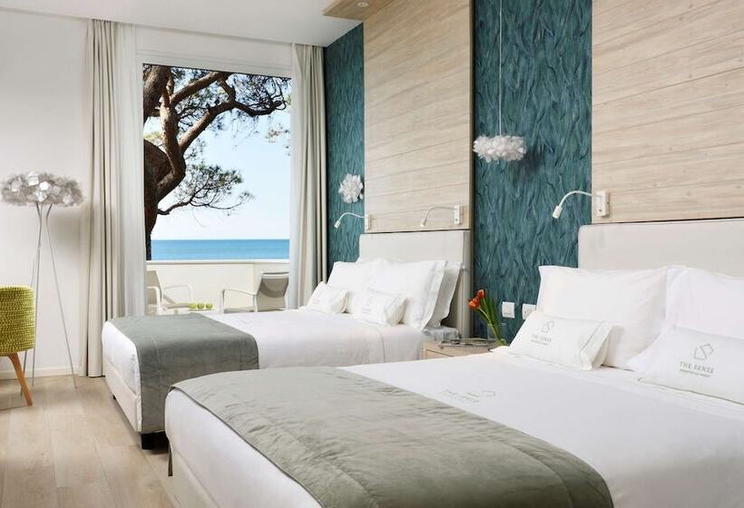 اتاق لوکس با چشم‌انداز دریا, The Sense Experience Resort