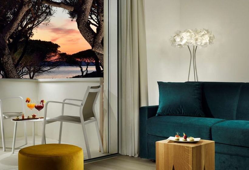 سوییت جونیور با چشم‌انداز دریا, The Sense Experience Resort