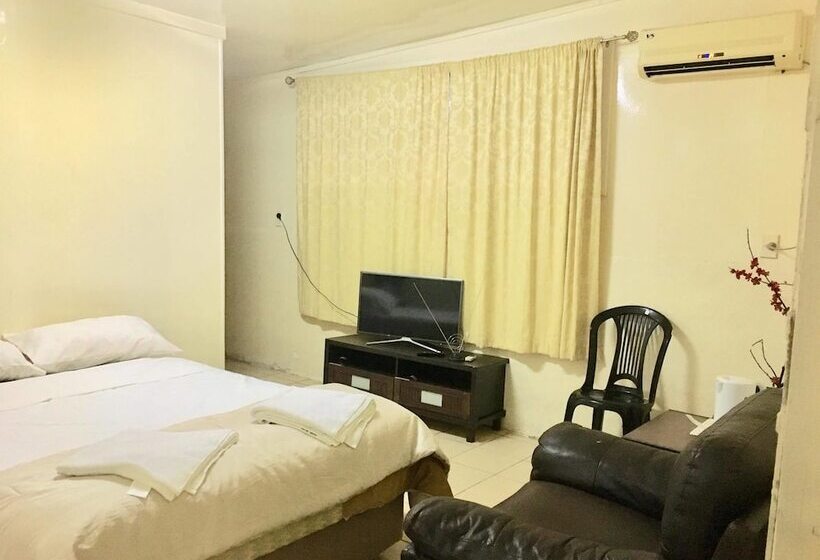 デラックスの４人部屋, Apia Inn