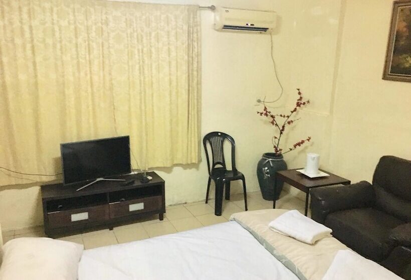 デラックスの４人部屋, Apia Inn