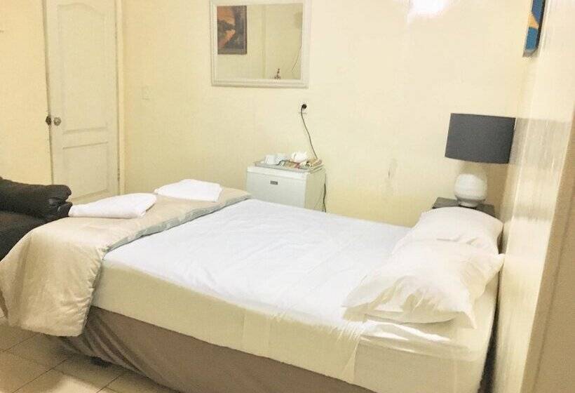 デラックスの４人部屋, Apia Inn