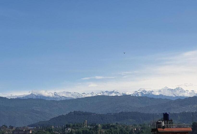 اتاق استاندارد با چشم‌انداز کوهستان, Layaku Durbar