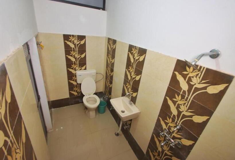اتاق لوکس با بالکن, Trip In Hostel