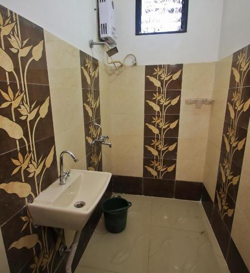 اتاق لوکس با بالکن, Trip In Hostel