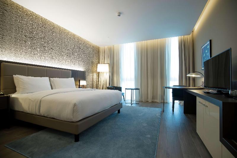 اتاق لوکس با تخت بزرگ, Doubletree By Hilton Pointenoire