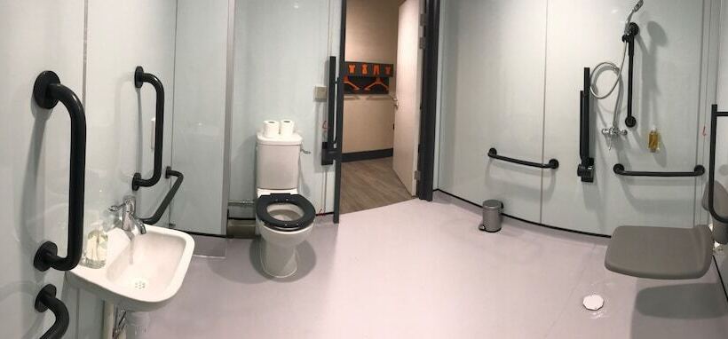 اتاق استاندارد برای معلولان, Easyhotel Ipswich