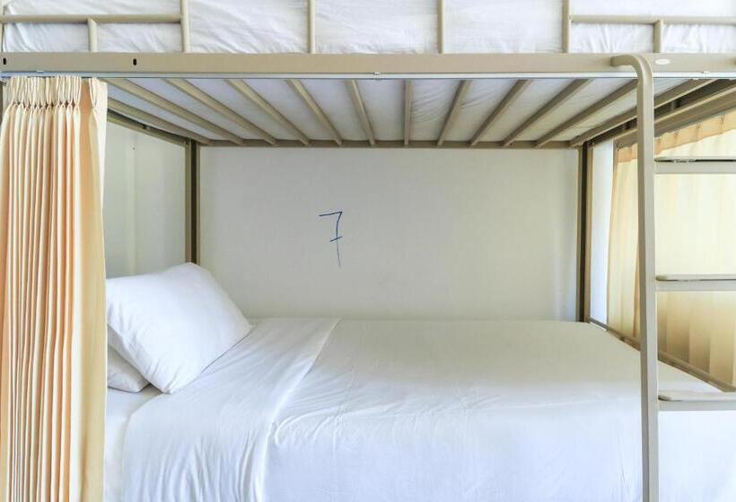 Bed in Shared Room with Shared Bathroom, Margarita Surf Hostel Canggu