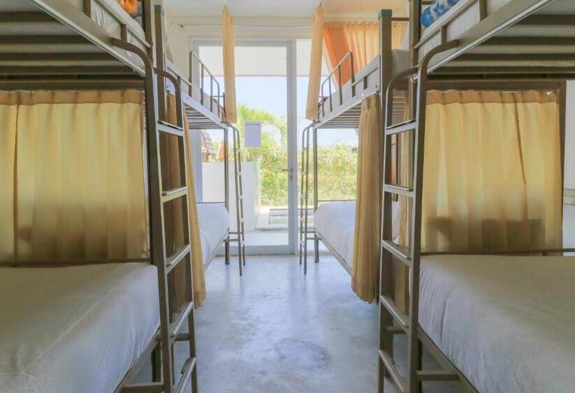 Bed in Shared Room with Shared Bathroom, Margarita Surf Hostel Canggu