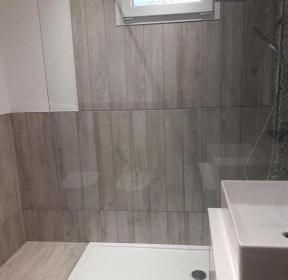 اتاق لوکس یک تخته, Reggiolacittàinvisibile B&b