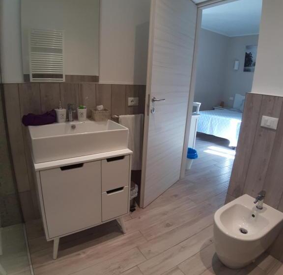 اتاق لوکس یک تخته, Reggiolacittàinvisibile B&b