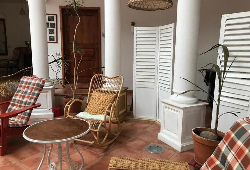 اتاق سوپریور خانوادگی, La Villa Bolero
