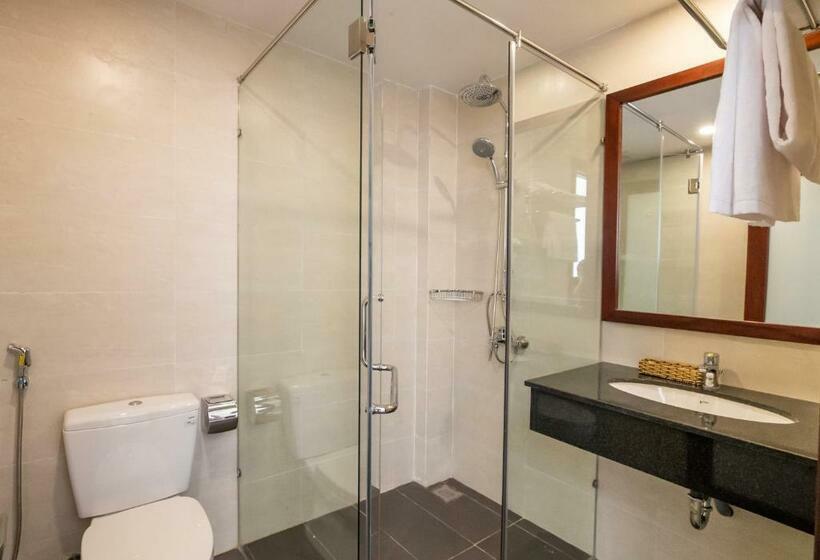 اتاق استاندارد سه نفره, Backhome Hostel & Bar