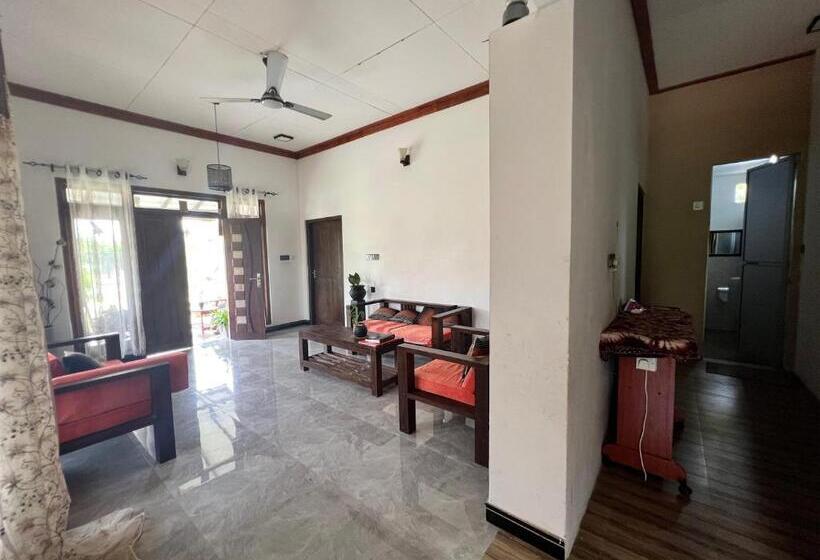 اتاق خانوادگی, Aiden Homestay