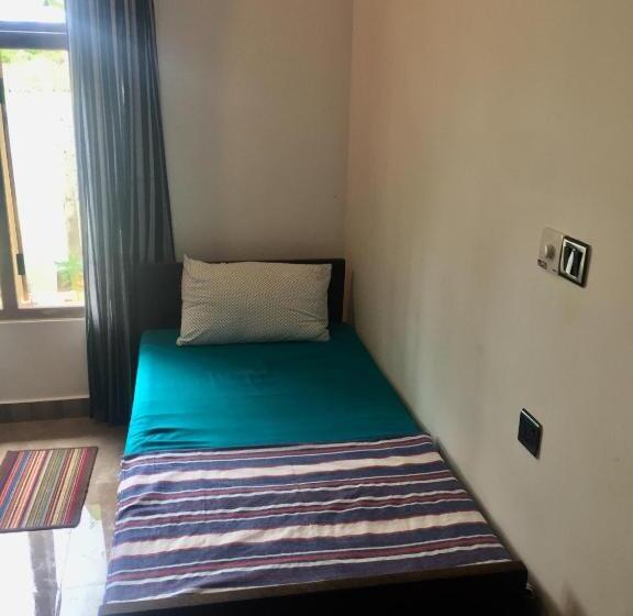 اتاق خانوادگی, Aiden Homestay