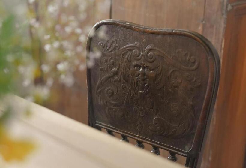 اتاق لوکس با بالکن, Villa Trinidad Guesthouse