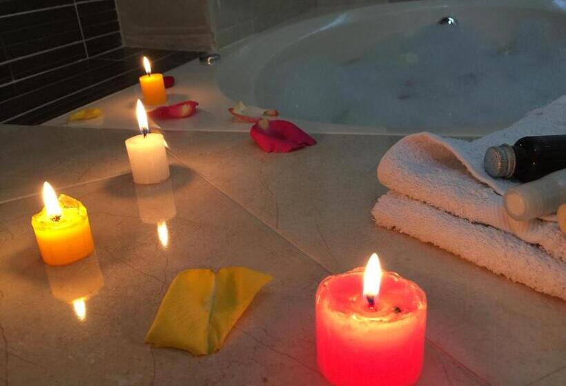 اتاق استاندارد با وان آب گرم, Suites El Parque