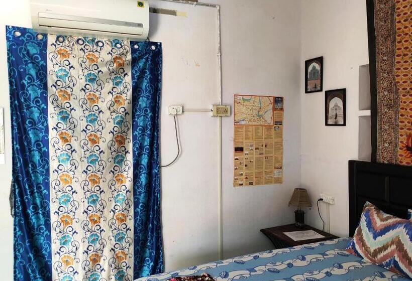 اتاق استاندارد با سرویس بهداشتی مشترک, Zigzag Homestay