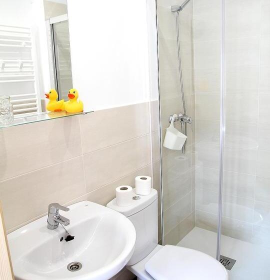 اتاق استاندارد چهار تخته, Hostal Fonda Prat