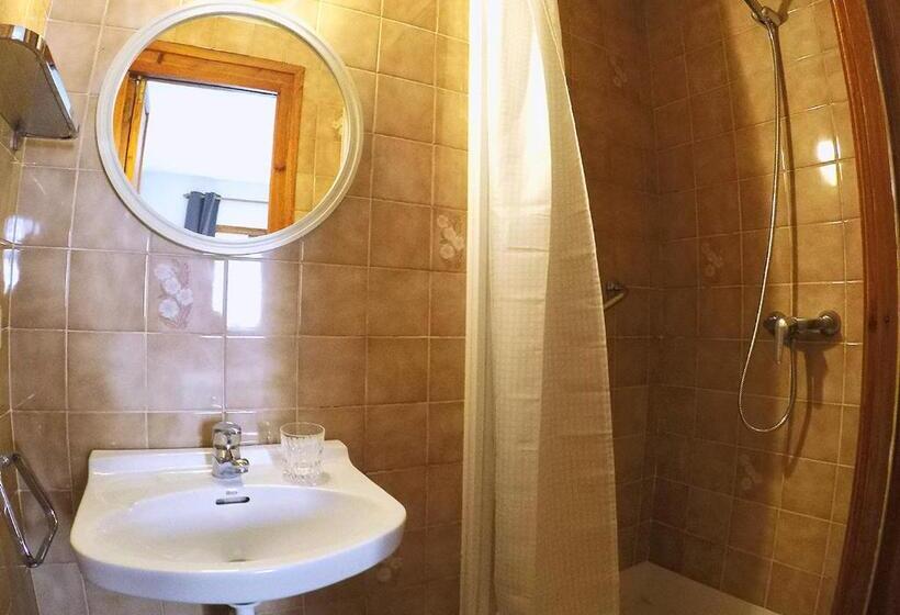 اتاق استاندارد با سرویس بهداشتی مشترک, Hostal Fonda Prat