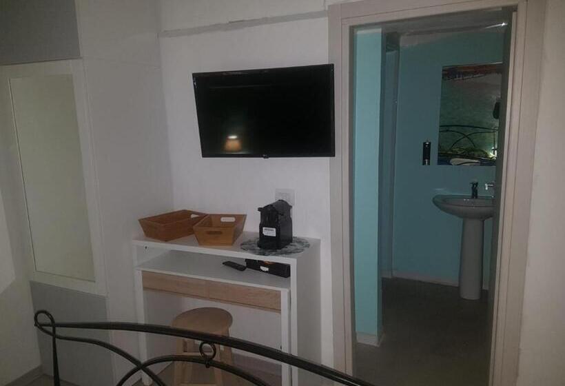 اتاق استاندارد سه نفره, Bed Rho Stazione