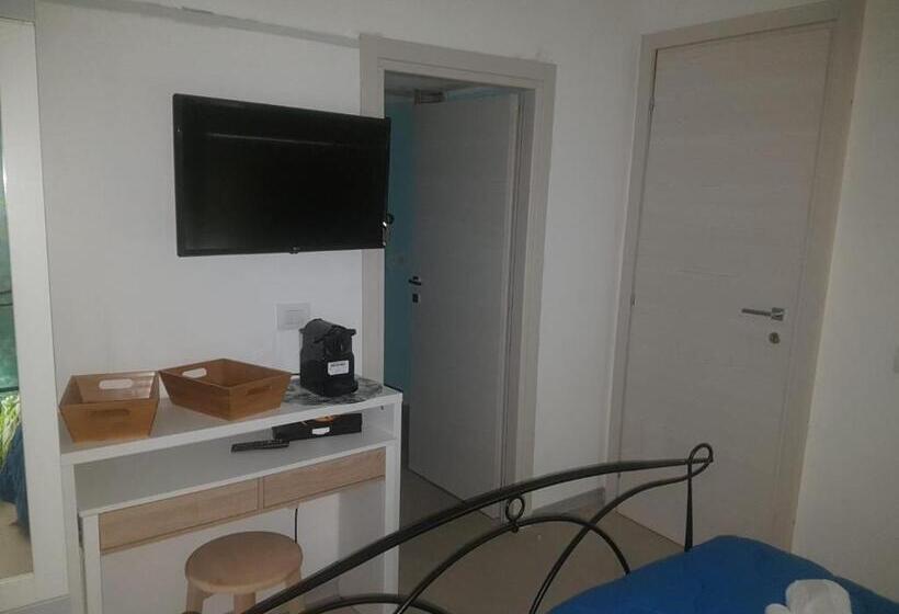 اتاق استاندارد سه نفره, Bed Rho Stazione