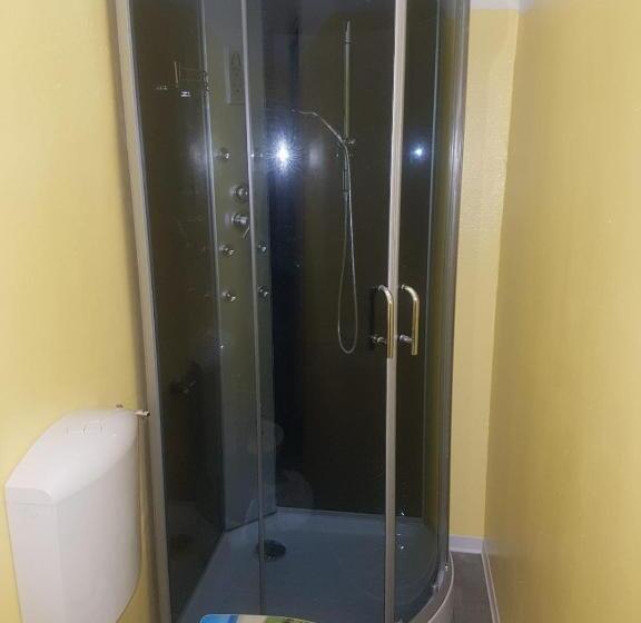 اتاق استاندارد چهار تخته, Bed Rho Stazione
